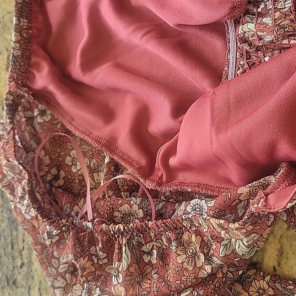 Ultra Flirt beautiful sheer top🌺🌺 - Picture 8 of 10